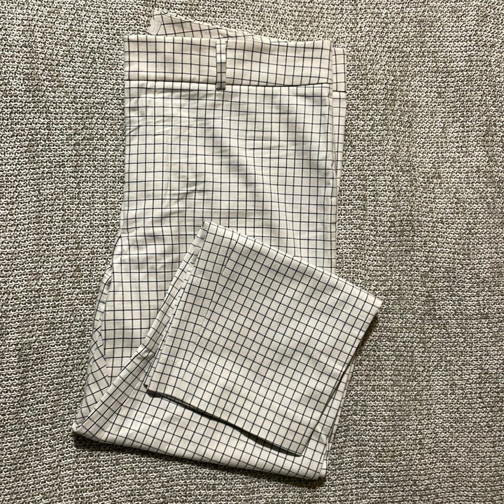 Trousers to the ankle